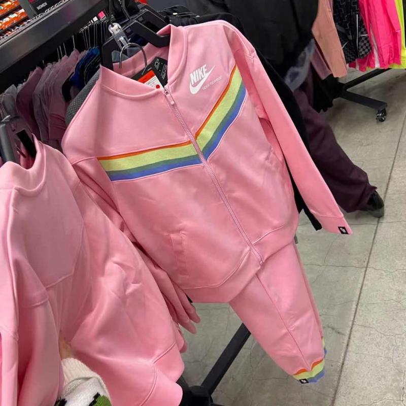 奥莱代购：NIKE 耐克 儿童粉色彩虹条纹运动套装 仅160码 CU8294-654（断货退款）